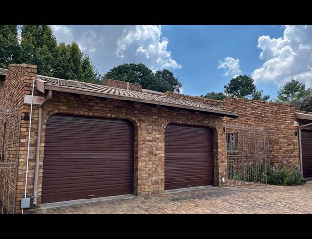 2 BEDROOM TOWNHOUSE FOR SALE IN BOKSBURG SOUTH